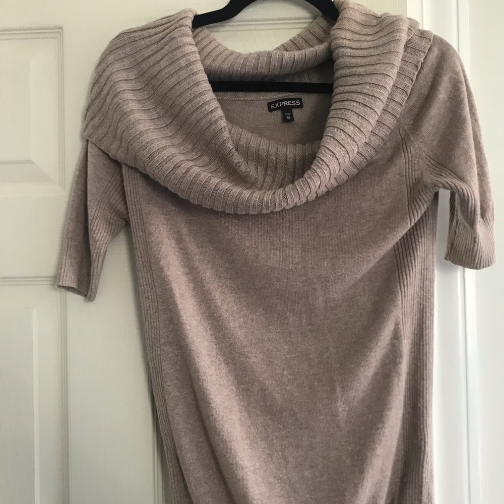 Short sleeve sweater